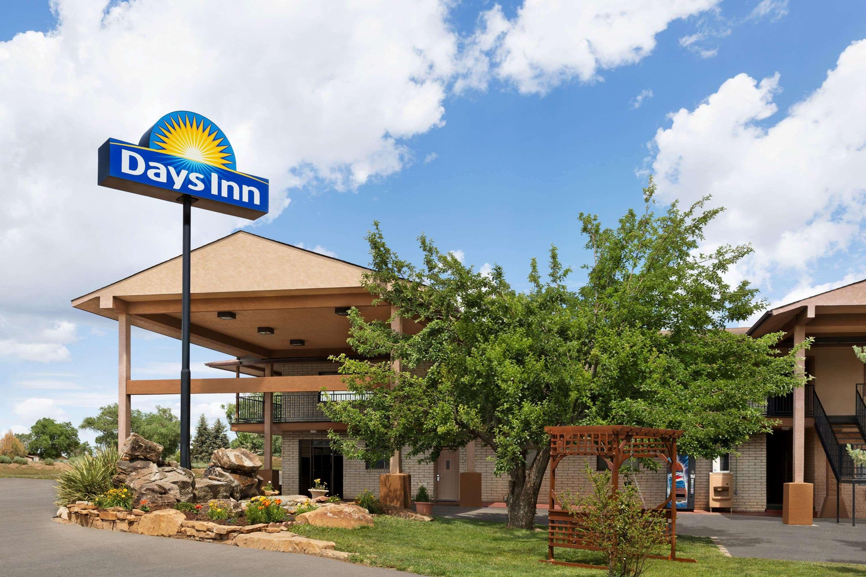 Days Inn By Wyndham Cortez Exteriör bild